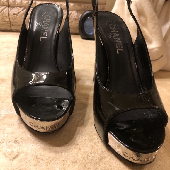 Authentic Chanel block platform heels - Picture 3 of 8